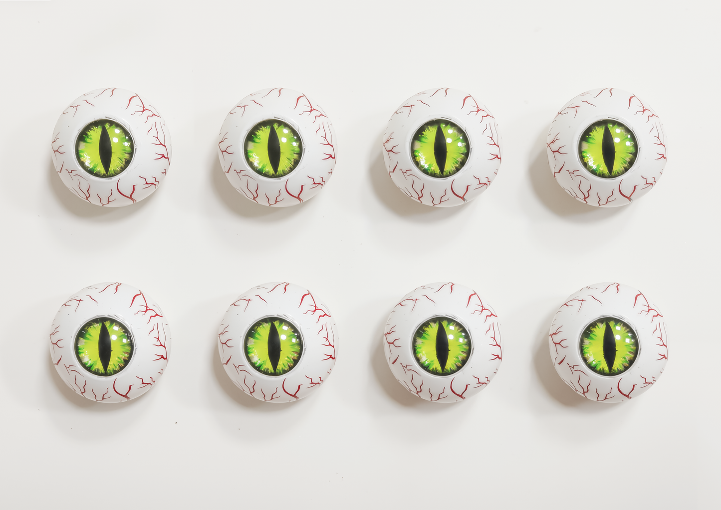 JY26-1 Realistic Bloodshot Eyeball Halloween Decorations - 8 Piece Set