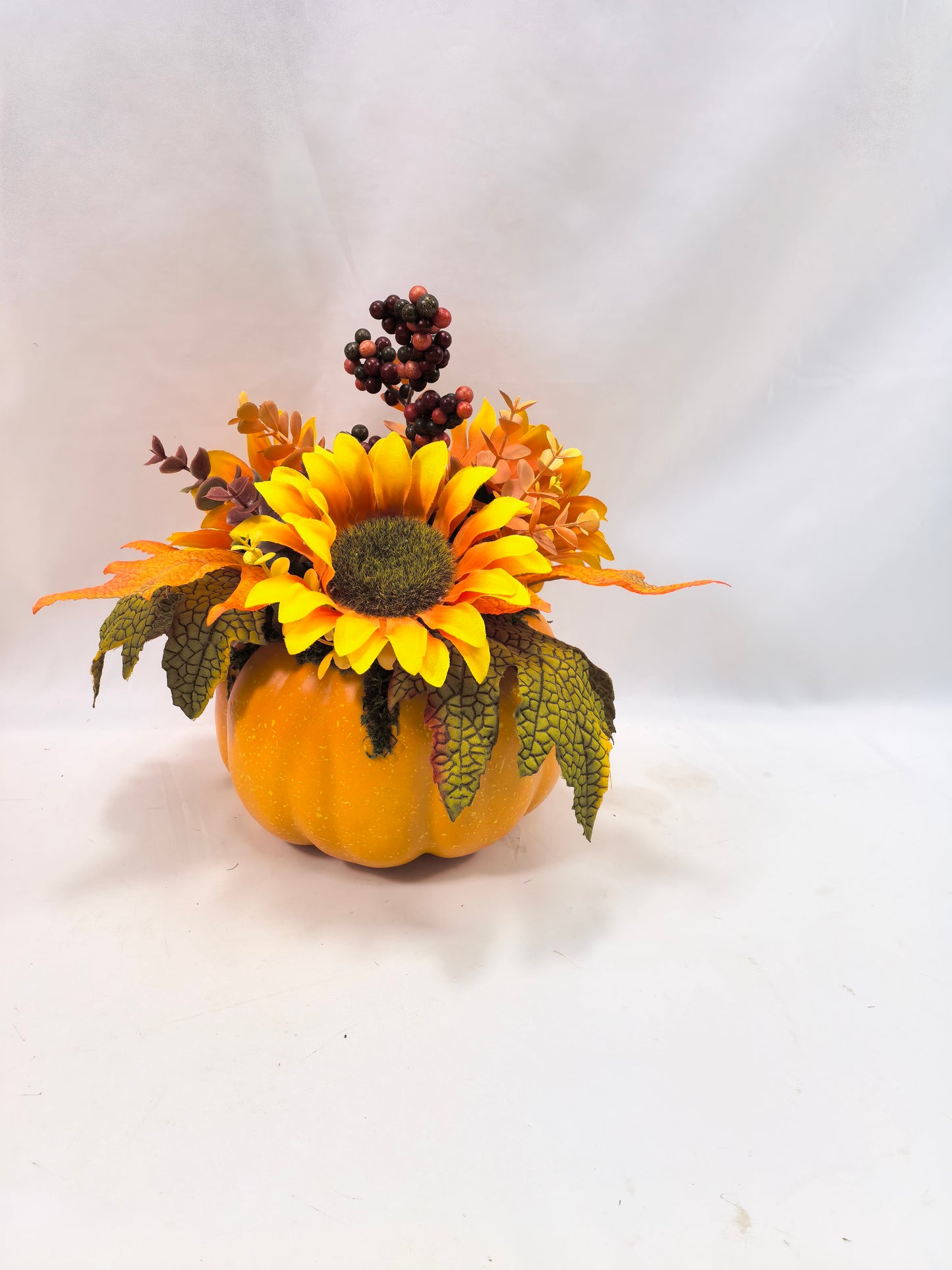 GE26-026 Artificial Pumpkin Floral Centerpiece with Seasonal Flowers