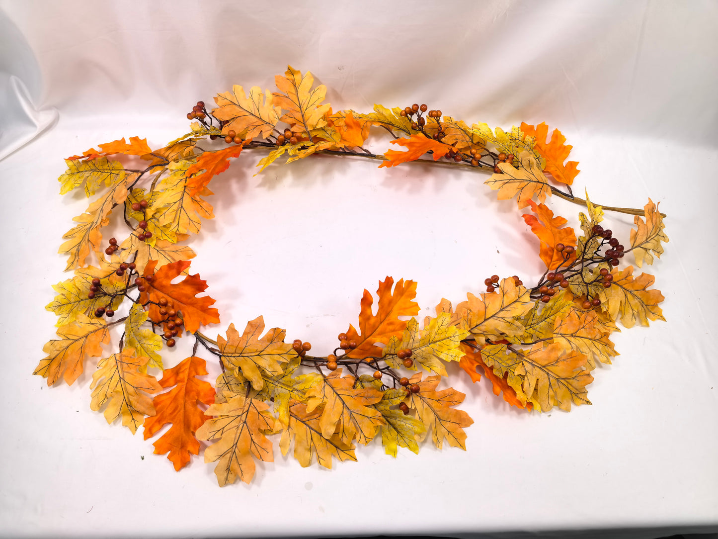 GE26-034 Autumn Maple & Oak Leaf Berry Garland