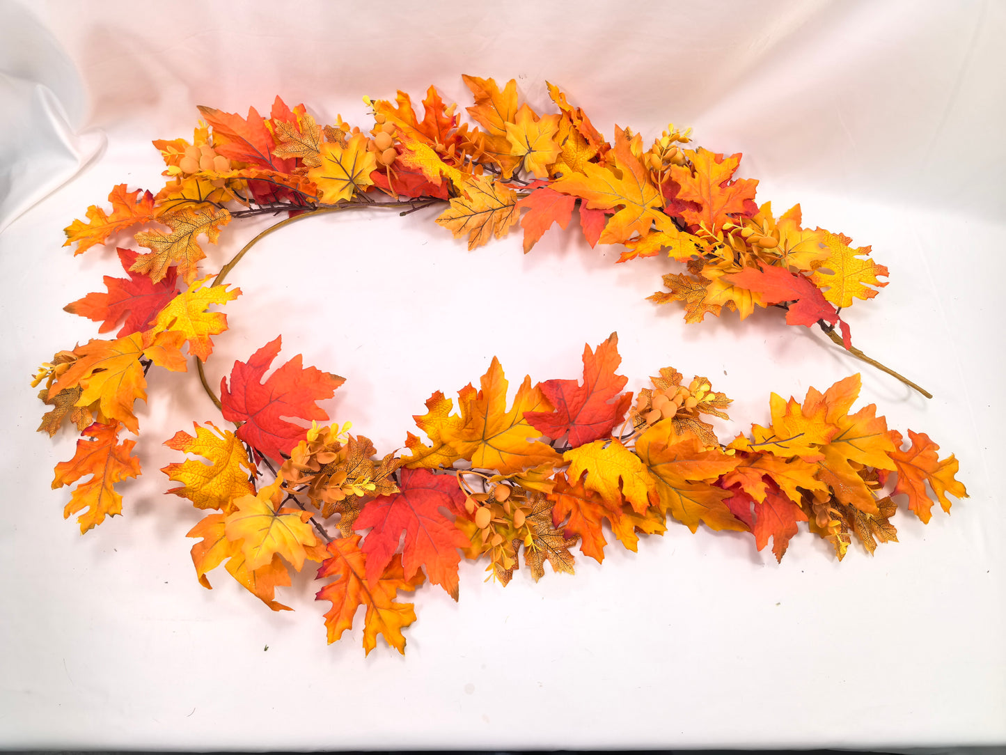 GE26-034 Autumn Maple & Oak Leaf Berry Garland