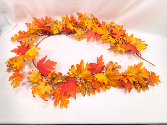 GE26-034 Autumn Maple & Oak Leaf Berry Garland