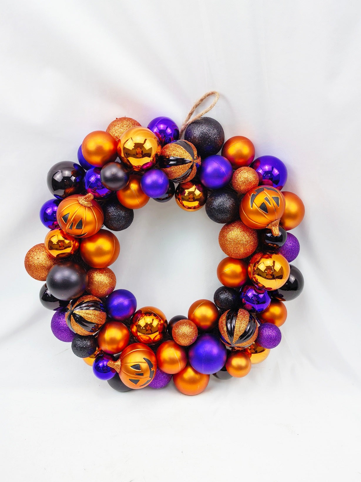JY24-241 Halloween Ball Wreath with Pumpkins