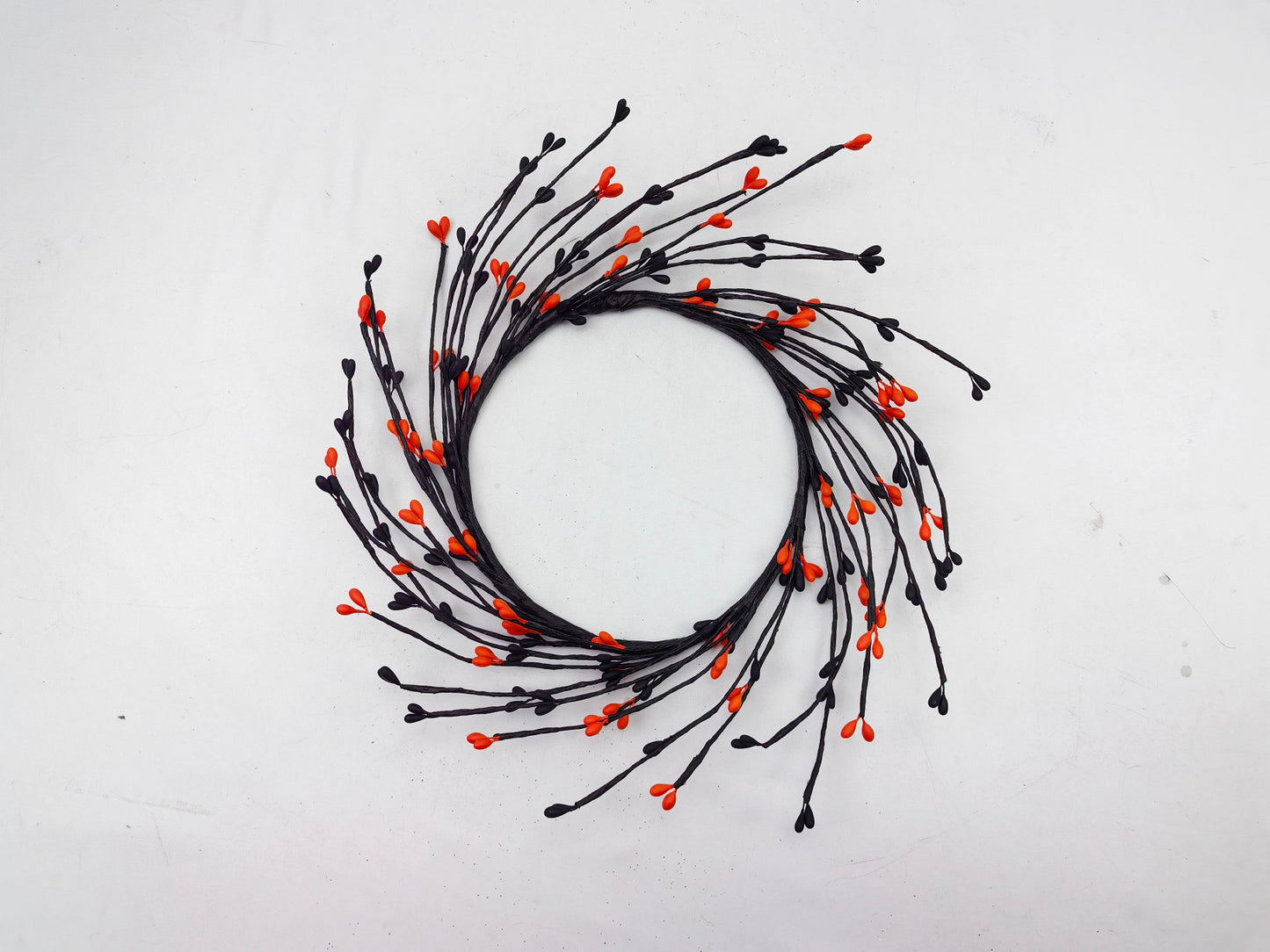 JY24-243 Black & Orange Heart Berry Candle Ring/Wreath