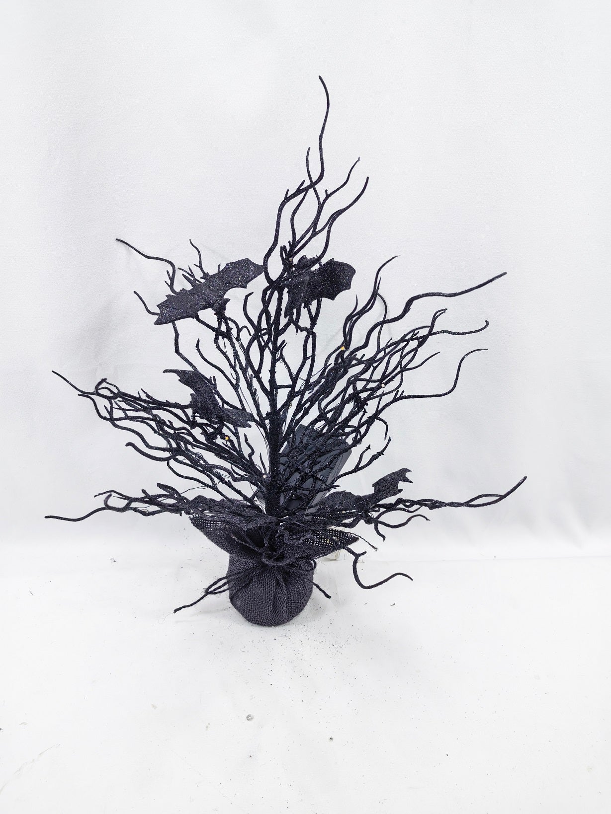 JY25-042 Spooky Bat Twig Tabletop Tree