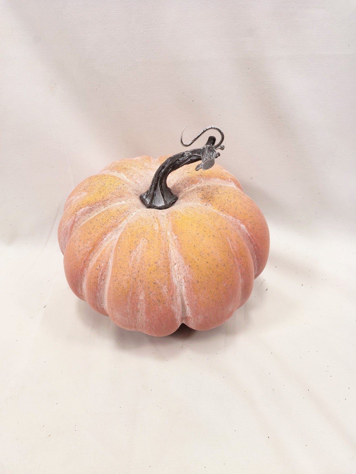 JY25-257 Vintage Whitewashed Pumpkin with Curled Stem