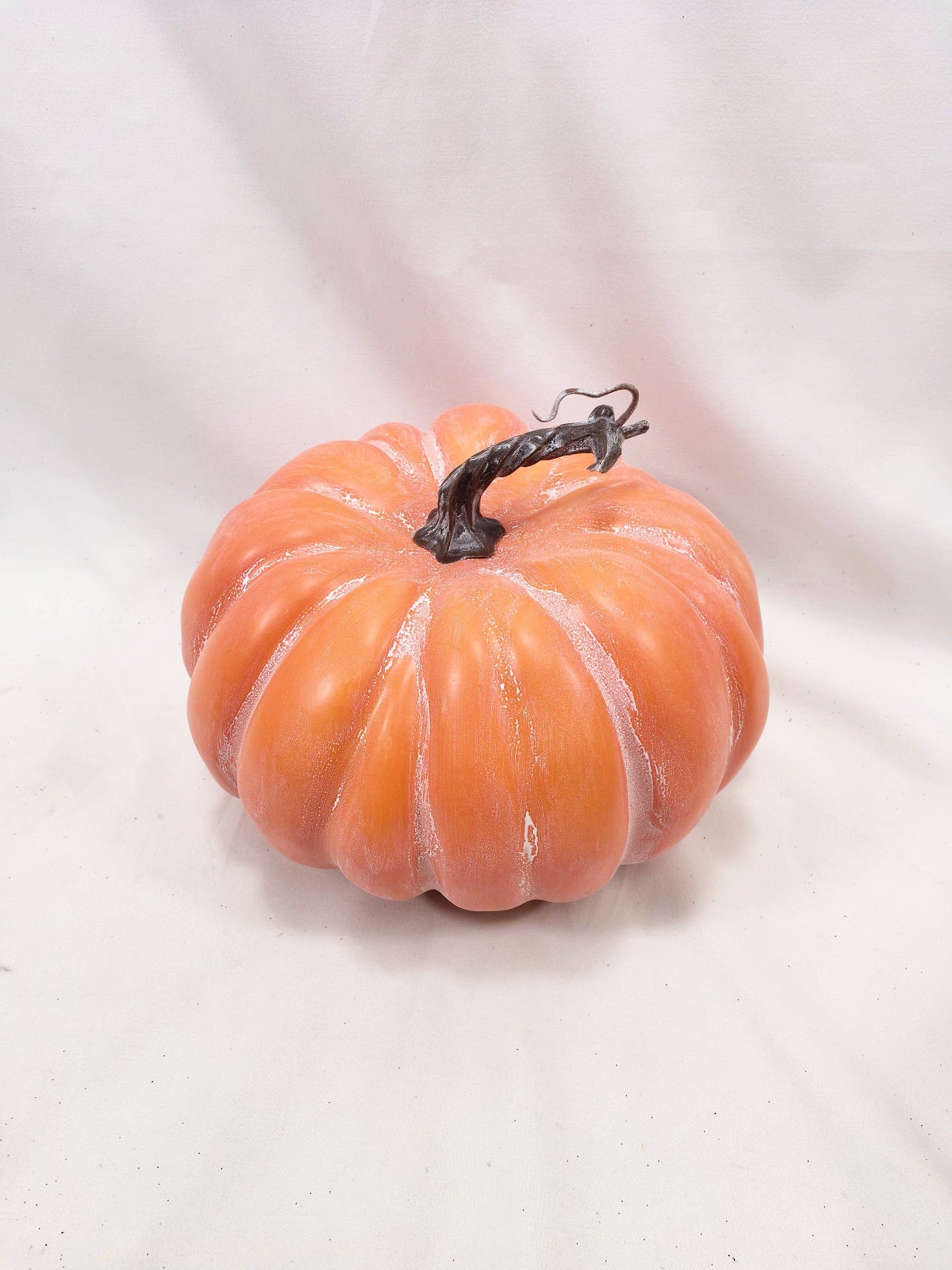 JY25-257 Vintage Whitewashed Pumpkin with Curled Stem