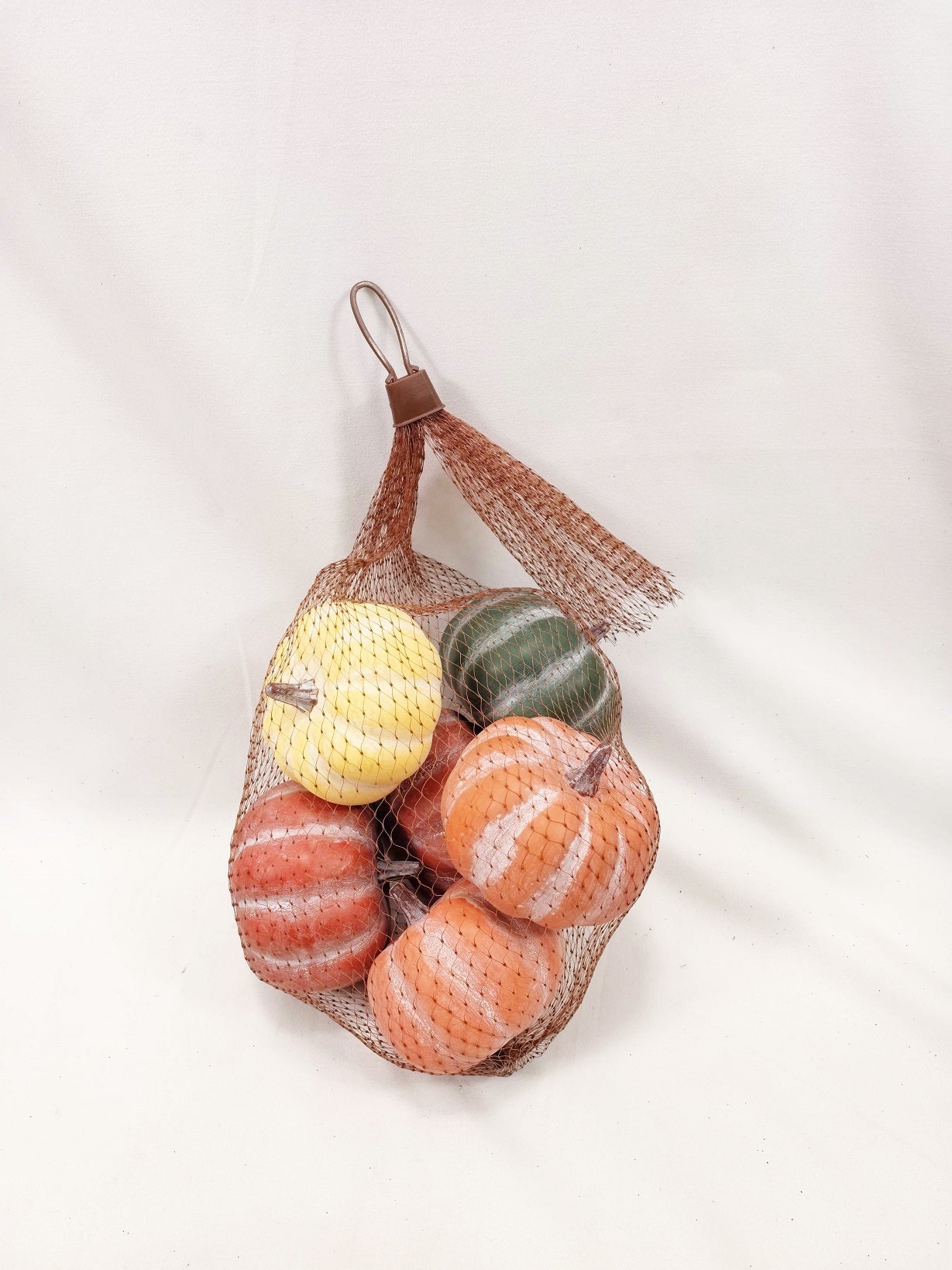 JY24-236 Natural Harvest Mesh Bag (Leaves, Acorns & Mini Pumpkins)