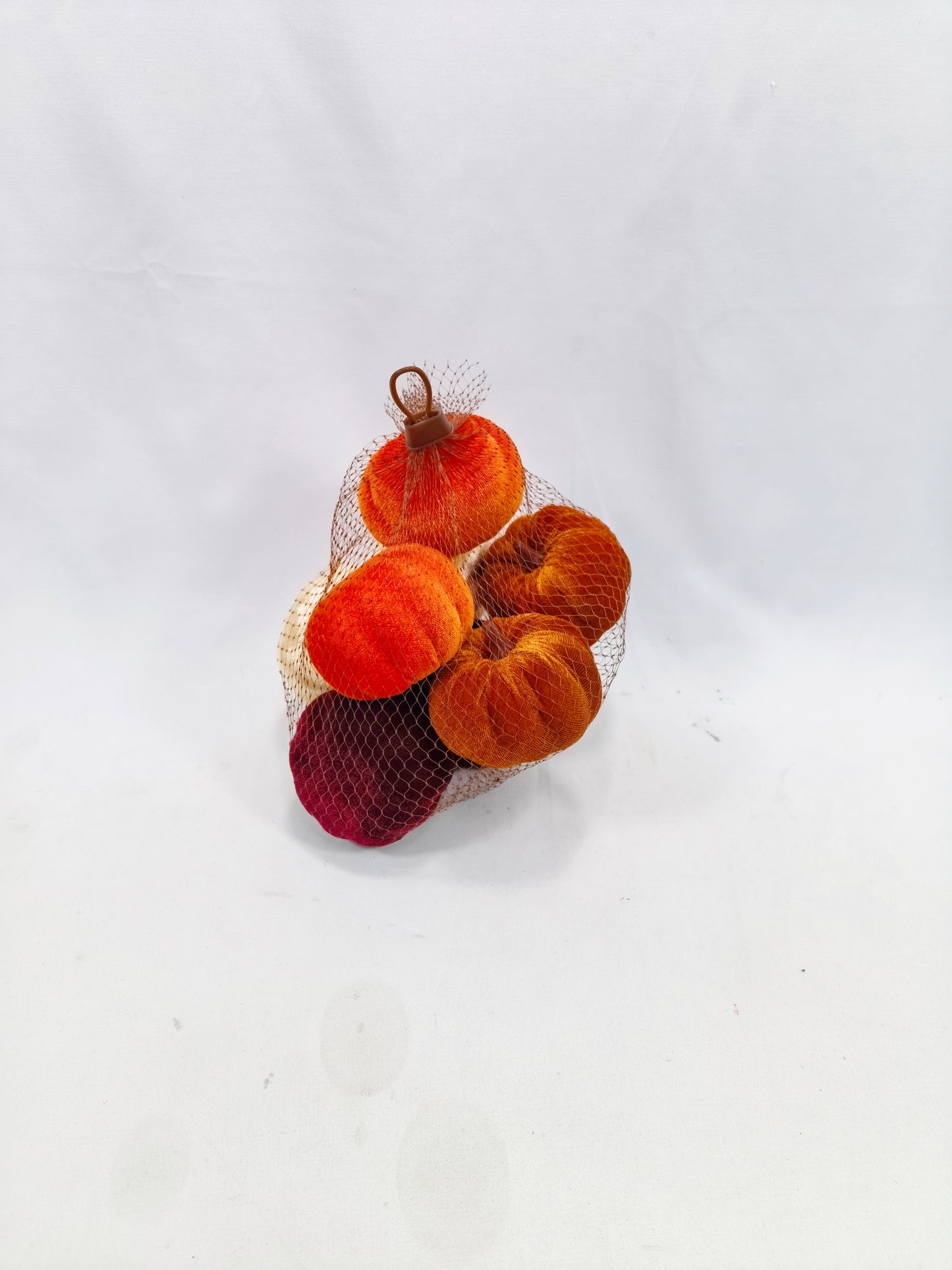 JY24-236 Natural Harvest Mesh Bag (Leaves, Acorns & Mini Pumpkins)