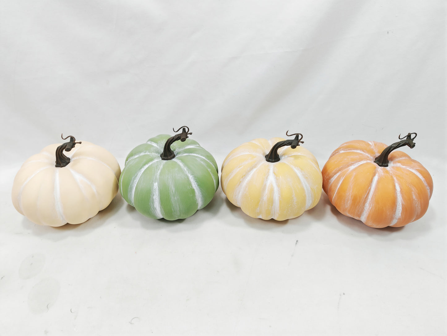 JY26-YX005 Vintage Flat-Ribbed Artificial Pumpkin