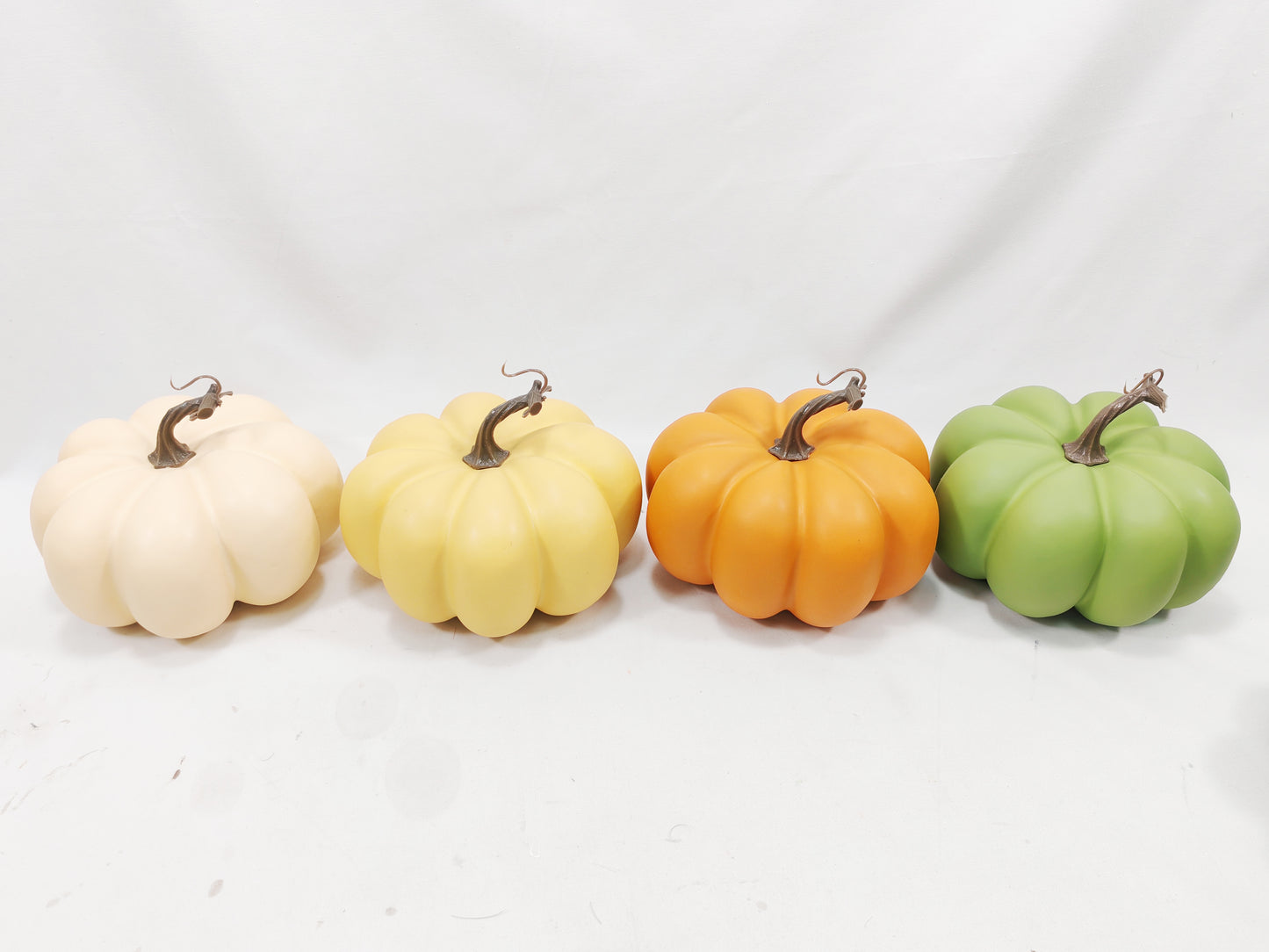JY26-YX005 Vintage Flat-Ribbed Artificial Pumpkin